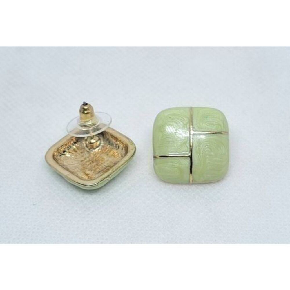 NWT Tile design earrings